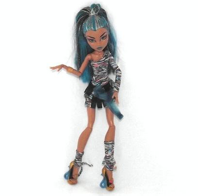 Monster High Books for Tween Girls: Nefera de Nile Mummy doll