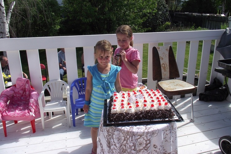 Funny Redneck Wedding Cake Topping Designs: kids cake